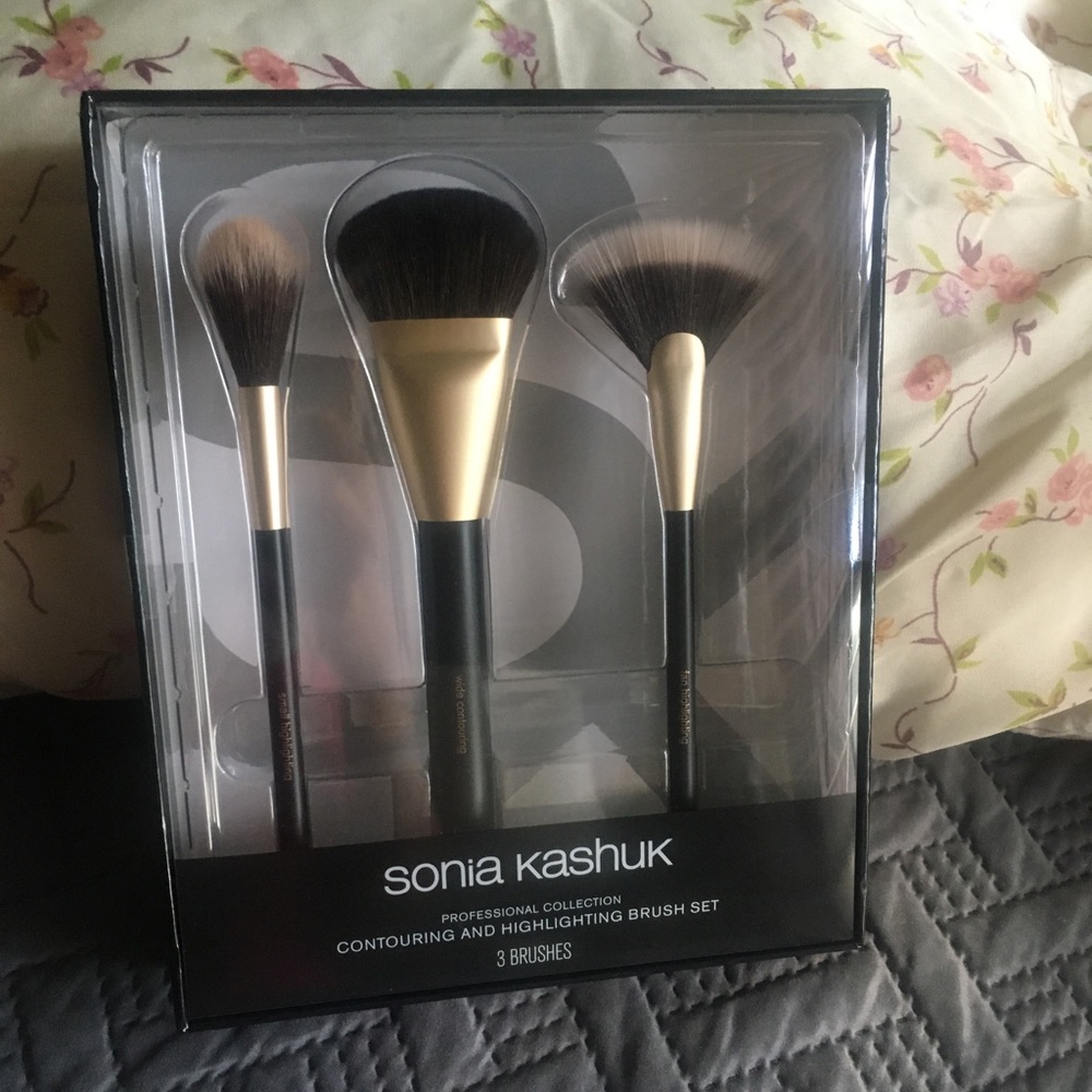 Brand new contour and highlight brush set